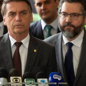 Os “malucos” sapateiam no&nbsp;palco