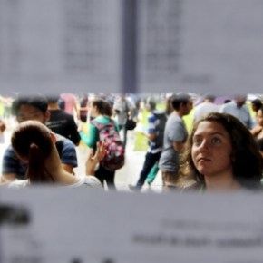 FIES esvaziado  reduz opções para Classe média e trabalhadores e Ministro diz que Universidade é mesmo “para uma&nbsp;elite”