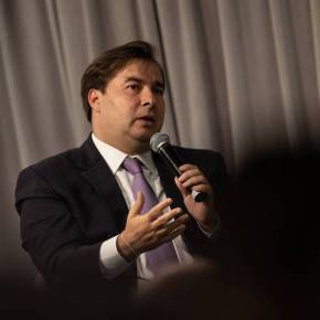 Rodrigo Maia pede volta da Rede de fake News de Bolsonaro para “apoiar” Reforma da&nbsp;Previdência