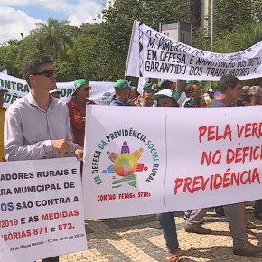 Com Senador Paim, agricultores de MG protestam Contra Reforma da&nbsp;Previdência