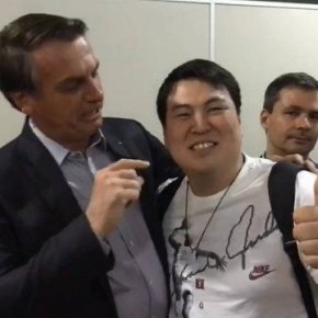 Vergonha: Bolsonaro faz piada com oriental: ‘Tudo pequenininho&nbsp;aí?’