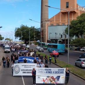 Policiais se mobilizam em Porto Alegre contra a Reforma da Previdência&nbsp;(vídeo)