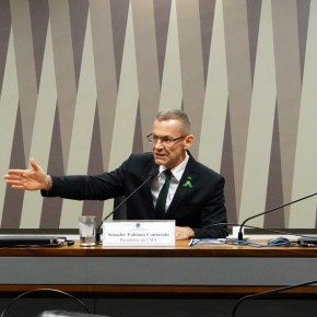 O senador ex-delegado de polícia que tirou Moro do sério;&nbsp;veja