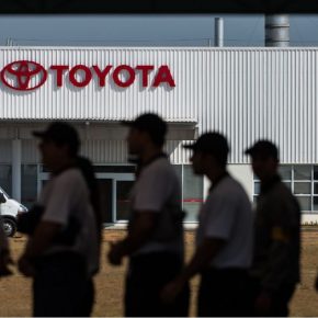 Efeito Bolsonaro: Toyota diminui produção e demite 740 trabalhadores sem pagar todos os&nbsp;direitos