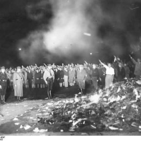 Para Paim, censurar livros é sinal de estupidez e&nbsp;totalitarismo