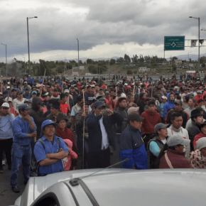 Revolução no Equador? Indígenas marcham rumo ao palácio presidencial em Quito (Vídeo) e escorraçam a Polícia e o exército das&nbsp;ruas