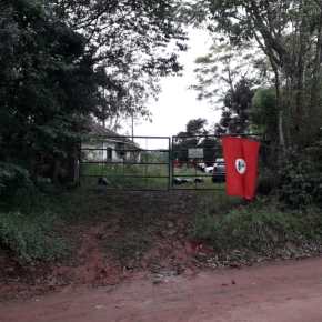 MST ocupa área do Estado em Taquari, no RS  Ação ocorre no antigo Centro de Pesquisa Emílio Schenk, da&nbsp;Fepagro
