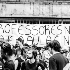 Nó tático: 16 CREs são bloqueadas por educadores grevistas e estudantes nesta sexta-feira no&nbsp;RS
