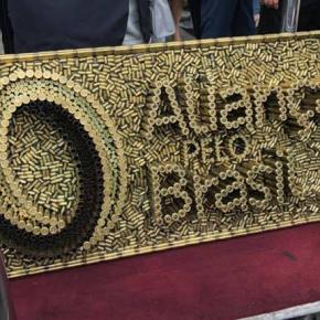 Jornalista alemão compara Aliança pelo Brasil com grupo paramilitar&nbsp;nazista