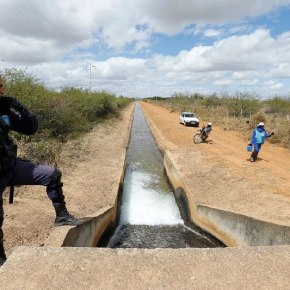 O Brasil à beira do apartheid hídrico. Parte da nossa água já esta privatizada e cada vez mais gente fica sem acesso a&nbsp;ela