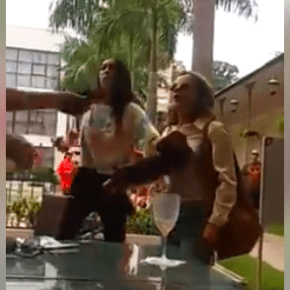 Gleisi Hoffmann vai pra cima de bolsonaristas que tentaram agredi-la em hotel no&nbsp;Rio