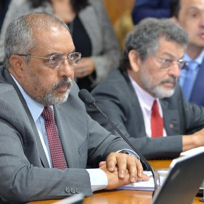 Paim e Paulo Rocha entram com Mandado de Segurança contra MP 905 aprovada "na calada da noite" no&nbsp;Senado