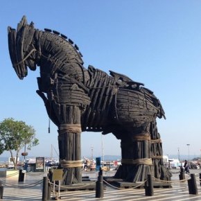 Felipe Neto e a ingenuidade da esquerda e do PT sobre a guerra hibrida&nbsp;(2)