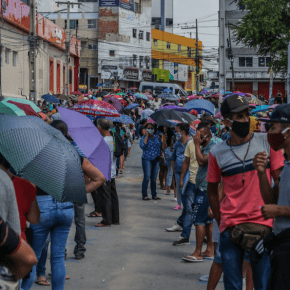 “O nome deveria ser auxílio-humilhação”, diz mãe há 56 dias na espera do benefício&nbsp;emergencial