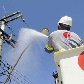 Negócio da China: Eduardo Leite quer vender a CEEE por… R$ 50 mil. A empresa fatura R$ 3 bi por&nbsp;ano.