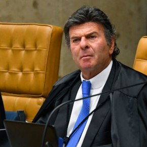 Em Sessão ao vivo, Juiz do STF declama poema de auto ajuda e mente dizendo que é de Carlos Drummond de&nbsp;Andrade