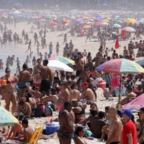 Brasil corre risco de terceira onda de Covid-19 ”muito pior” neste&nbsp;ano