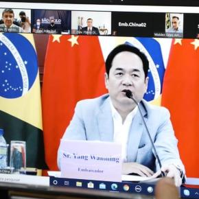 Após diálogo com governadores, China libera insumos para&nbsp;vacinas