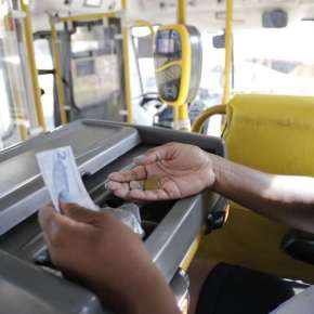 Quanto custa um cobrador de ônibus? (por Jones Rodrigues e Rodrigo Almeida da&nbsp;Silva)