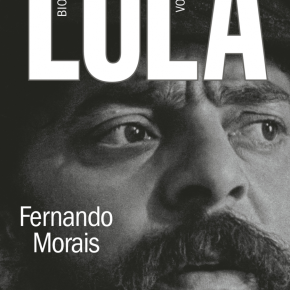 “Fiquem tranquilos(…)Ainda tenho muita coisa a fazer pelo Brasil”, disse Lula aos policiais ao ser preso. Leia trecho da Biografia de Lula, de Fernando&nbsp;Morais