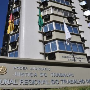 Audiência de Motoristas da Uber no TRT-4 e carreata contra bloqueios movimenta Porto Alegre nesta&nbsp;quarta-feira