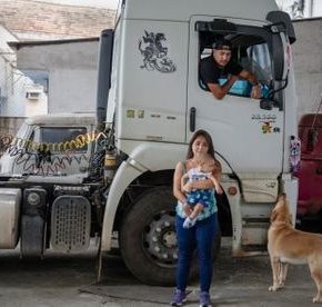 Os caminhoneiros não conseguem mais carregar metade do Brasil na carreta e demonstram “decepção com Bolsonaro”