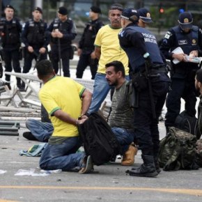 Moraes mantém 140 presos por atos golpistas e libera outros 60 com tornozeleira e analisará outros&nbsp;1.200