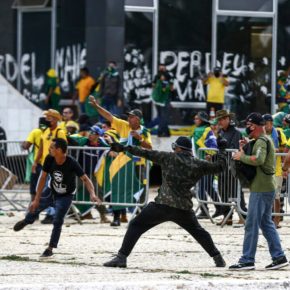 Veja quem são os 105 terroristas gaúchos(as) Presos em Brasília, ou com tornozeleira eletrônica, identificados até agora. Conhece algum&nbsp;deles?