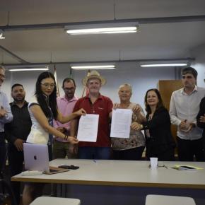 Acordo com a China para Desenvolvimento e uso de Plantas Medicinais no RS é assinado em Palmeira das&nbsp;Missões