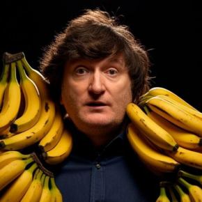 Milei tira a Argentina dos BRICs depois de autorizar pagar salários até em…bananas