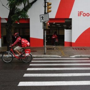 Depois de elogios do UBER a regulamentação proposta por Lula, Ifood diz que topa voltar a mesa de&nbsp;negociação