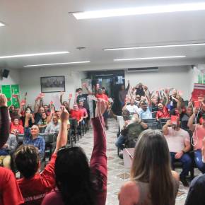 Trabalhadores dos Correios que defendem a democracia e não Queimam Bandeiras do PT, criam ANATECT-RS (Texto e&nbsp;vídeos)