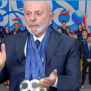 Atletas medalhistas Olímpicos beneficiários do Bolsa Atleta homenageiam Lula, criador do&nbsp;programa
