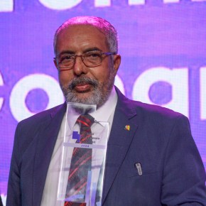 Eleito melhor senador de 2024 pelo júri do prêmio Congresso em Foco, Paim é um&nbsp;gigante