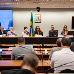 Em Debate com Artistas e especialistas, Denise Pessôa Defende a Cultura na Era da Inteligência&nbsp;Artificial