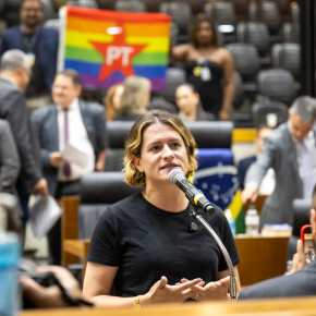 Natasha Ferreira aprova projeto que reconhece a Parada Livre como Patrimônio Cultural Imaterial de Porto&nbsp;Alegre