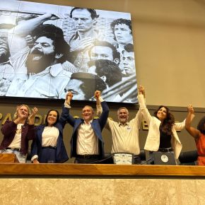 Natasha Ferreira entrega título de Cidadão de Porto Alegre a Eduardo&nbsp;Suplicy