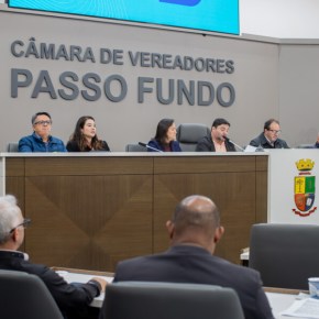 Dignidade Além do Relógio: Vereadora Eva Valéria preside Debate sobre Redução da Jornada de Trabalho na Câmara de Passo&nbsp;Fundo